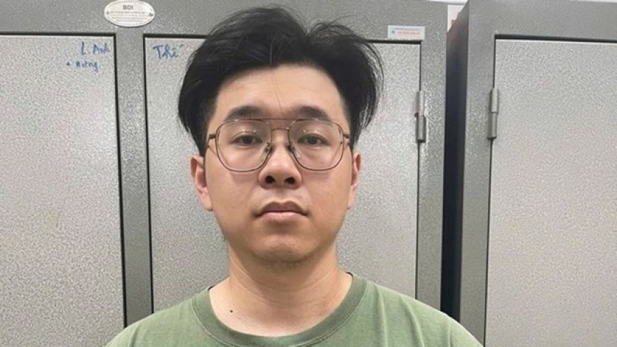 Đưa ra xét xử bị cáo đánh phụ nữ xuất phát từ mâu thuẫn của trẻ nhỏ